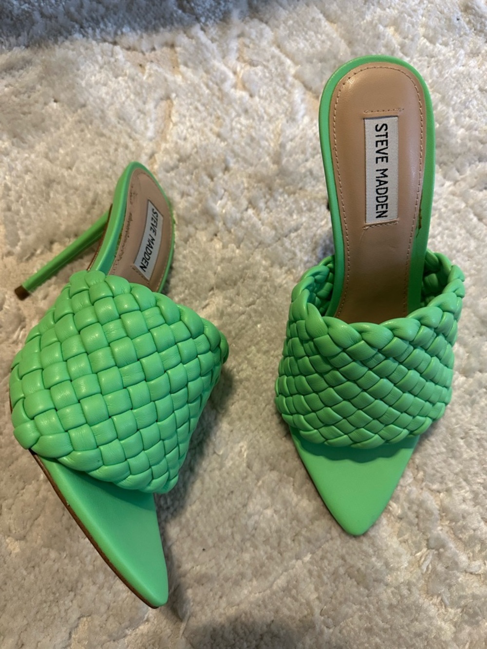Steve Madden Braided Pointed-Toe Mule in Bright Green - Picture 2 of 3